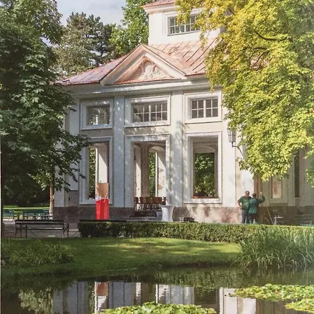 Penzion Marwa - Eine Ruheoase Im Grunen Mit Stadtblick *