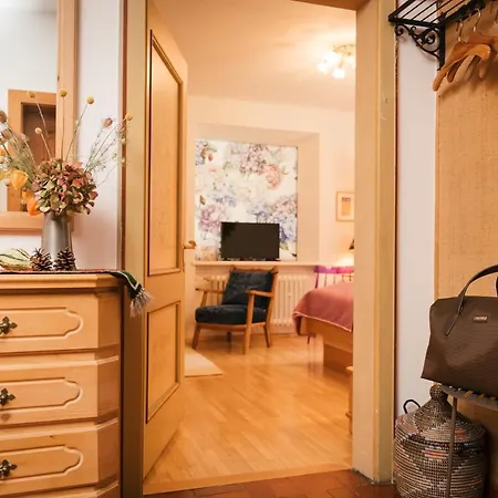 Marwa - Eine Ruheoase Im Grunen Mit Stadtblick Guest house